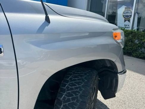 Used 2017 Toyota Tundra SR5 w/ SR5 Upgrade Package AWD/4WD image 28