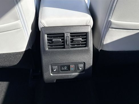 Used 2025 Mitsubishi Outlander SEL image 28