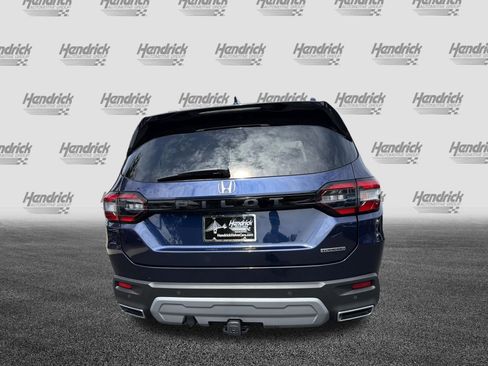 Used 2025 Honda Pilot Touring image 9