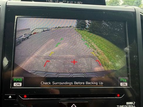 Used 2019 Subaru Forester Touring AWD/4WD image 9