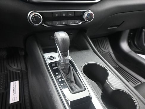 Used 2025 Nissan Altima 2.5 SV FWD image 13