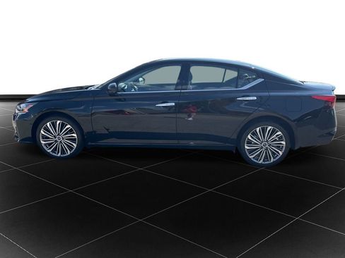 Used 2024 Nissan Altima 2.5 SL image 2