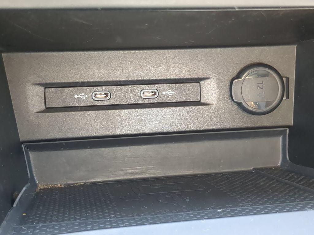 Certified 2022 Volkswagen Taos SE FWD image 24