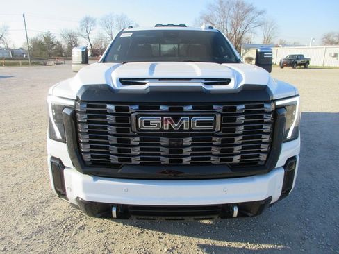 New 2026 GMC Sierra 2500 Denali Ultimate AWD/4WD image 11