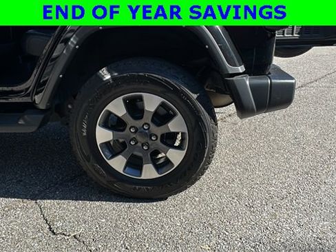 Used 2022 Jeep Wrangler Unlimited Sahara w/ Cold Weather Group image 19