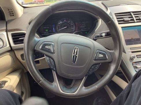 Used 2019 Lincoln MKZ Reserve FWD image 22