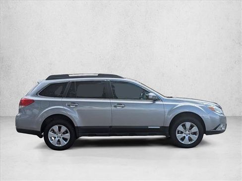 Used 2011 Subaru Outback 2.5i Premium AWD/4WD image 4