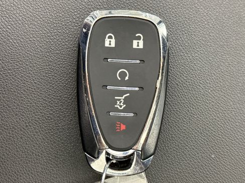Used 2020 Chevrolet Equinox LT AWD/4WD image 24