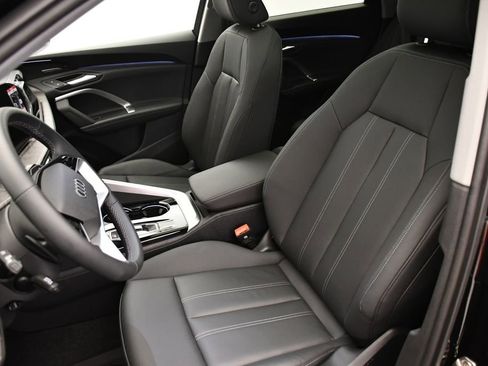 Used 2025 Audi Q5 Premium Plus w/ Premium Plus image 38