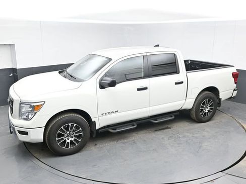 Used 2024 Nissan Titan SV w/ Accessory Utility Package image 32
