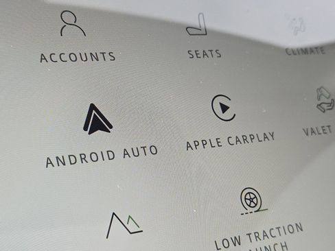 Used 2025 Land Rover Discovery Sport S image 11