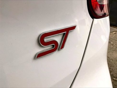 Used 2017 Ford Focus ST FWD image 13