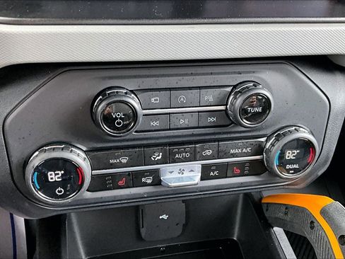 Used 2023 Ford Bronco Badlands image 21