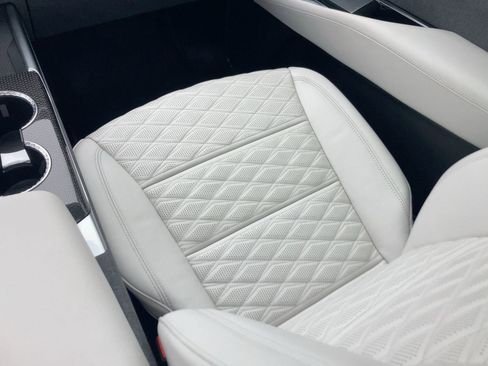 Certified 2025 Cadillac Escalade V w/ LPO, Floor Liner Package image 31