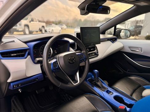 Used 2020 Toyota Corolla SE w/ SE Premium Package image 4