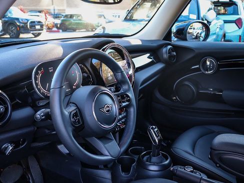 Used 2023 MINI Cooper 2-Door Hardtop image 12