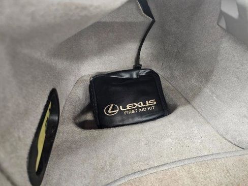 Used 2002 Lexus SC 430 Convertible image 40