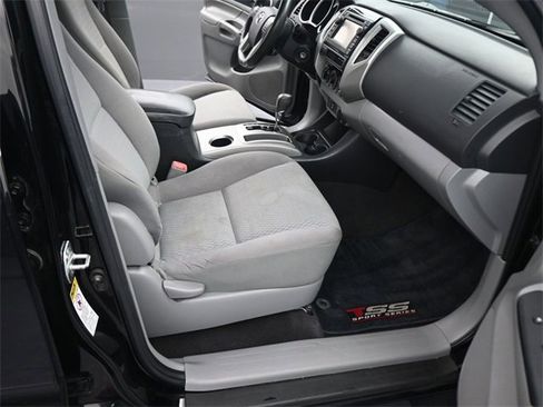 Used 2013 Toyota Tacoma PreRunner w/ SR5 Pkg image 12