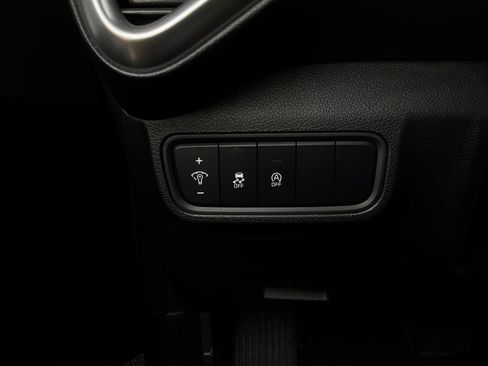 Used 2025 Kia Soul LX w/ LX Technology Package FWD image 20
