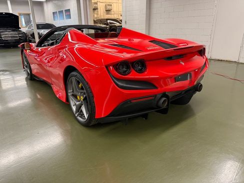 Used 2023 Ferrari F8 Tributo RWD image 7