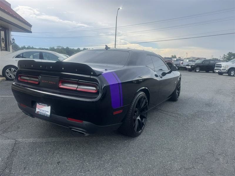 Used 2016 Dodge Challenger R/T Scat Pack w/ Leather Interior Group RWD image 5