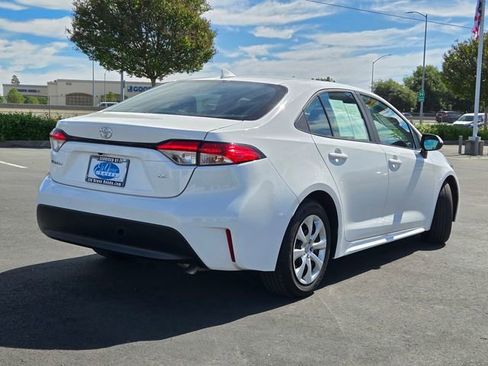 Used 2024 Toyota Corolla LE image 4