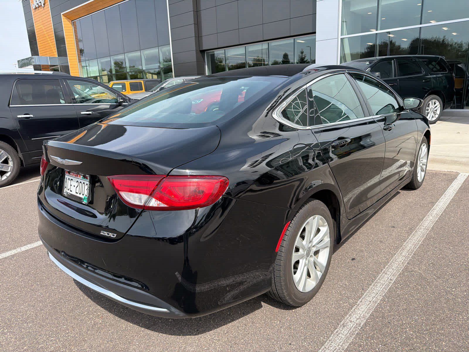 Used 2016 Chrysler 200 Limited FWD image 4