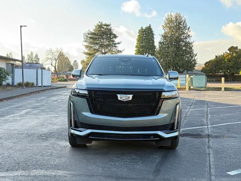 Used 2024 Cadillac Escalade ESV Sport Platinum w/ LPO, ONYX Package image 9