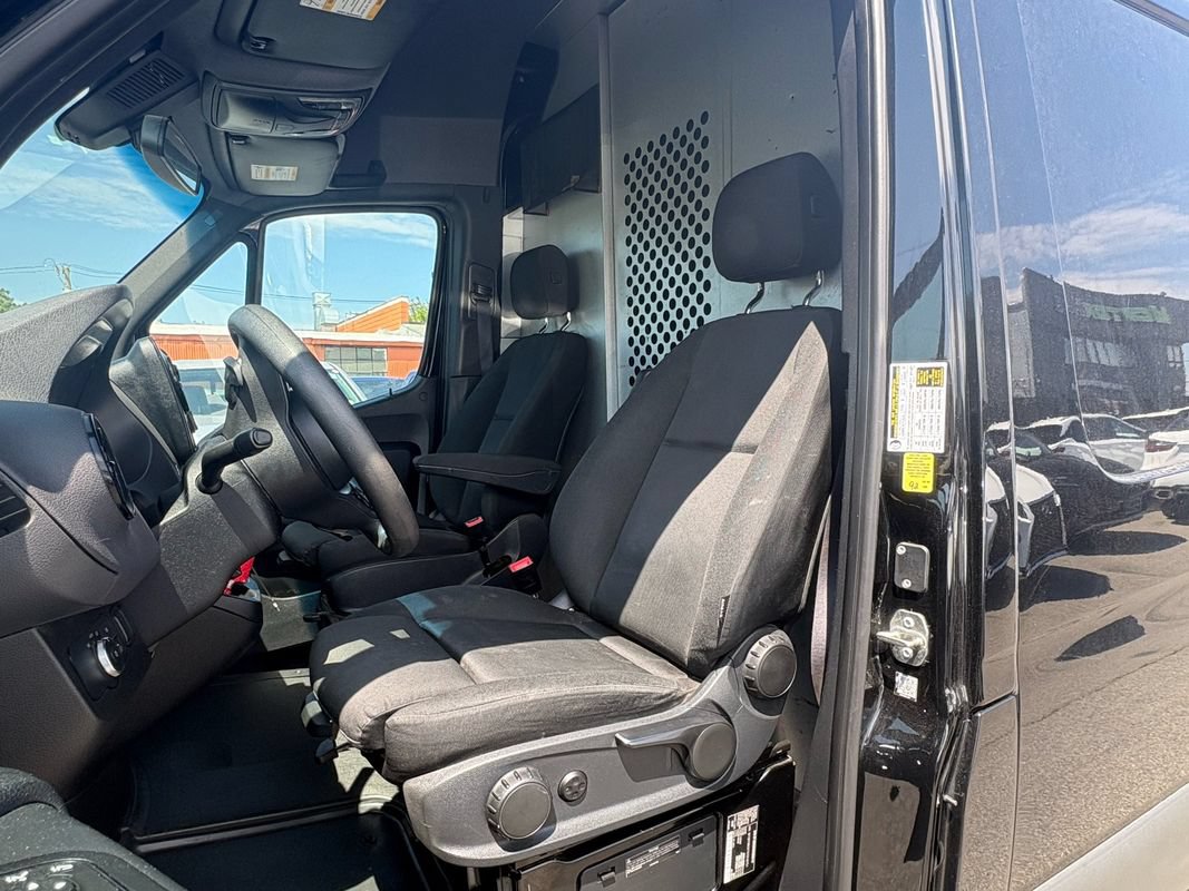 Used 2019 Mercedes-Benz Sprinter 1500 image 26