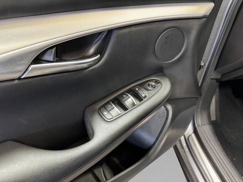 Used 2020 INFINITI QX50 Luxe w/ Navigation Package FWD image 11