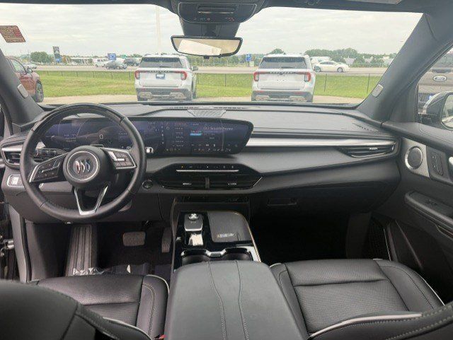 Used 2025 Buick Enclave Avenir w/ Super Cruise Package AWD/4WD image 32