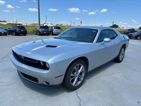 Used 2021 Dodge Challenger SXT AWD/4WD image 9