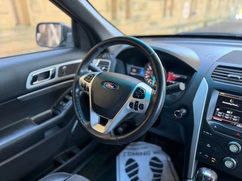 Used 2015 Ford Explorer XLT w/ Equipment Group 202A image 11