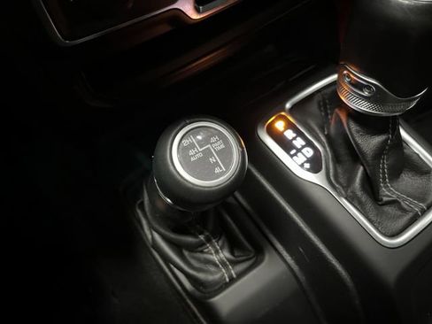 Used 2021 Jeep Wrangler Unlimited Sahara image 22