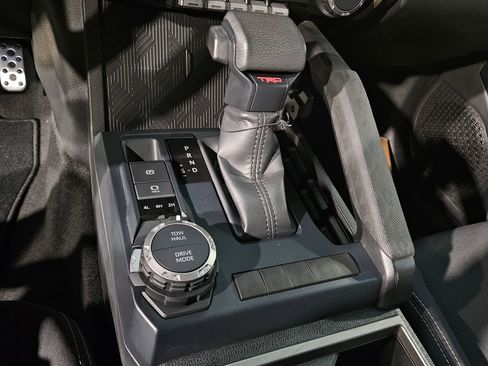 Certified 2025 Toyota Tacoma TRD Sport image 32