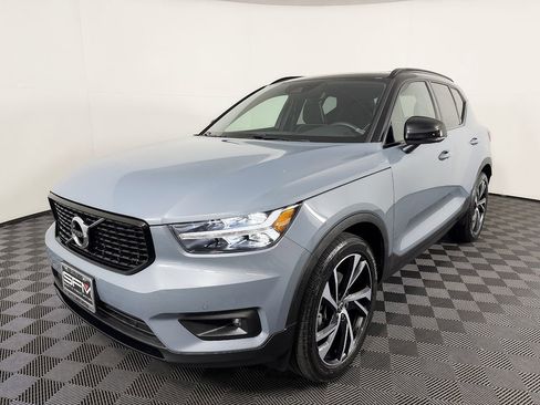 Used 2020 Volvo XC40 T5 R-Design w/ Protection Package Premier AWD/4WD image 2