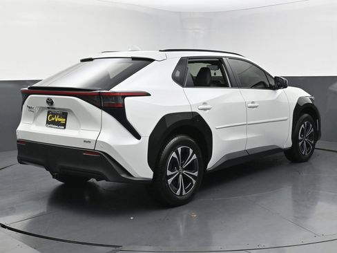 Used 2023 Toyota bZ4X XLE image 5