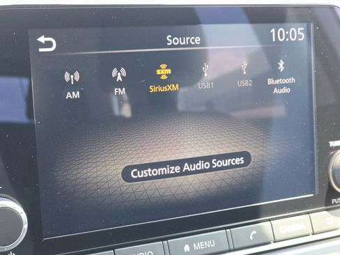 Used 2025 Nissan Rogue S image 30