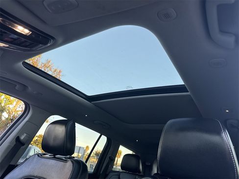 Used 2021 Jeep Grand Cherokee L Limited image 16