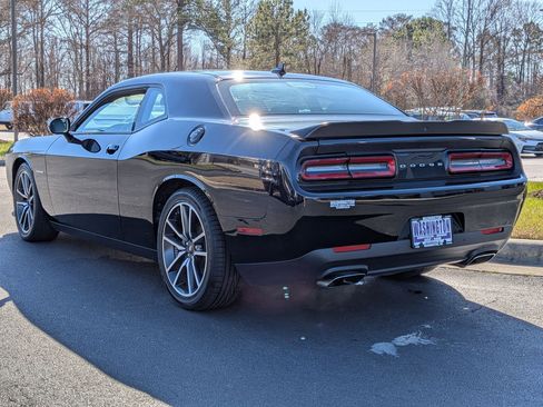 Used 2022 Dodge Challenger R/T w/ Plus Package image 7