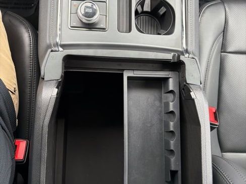 Used 2024 Ford Expedition XLT image 14