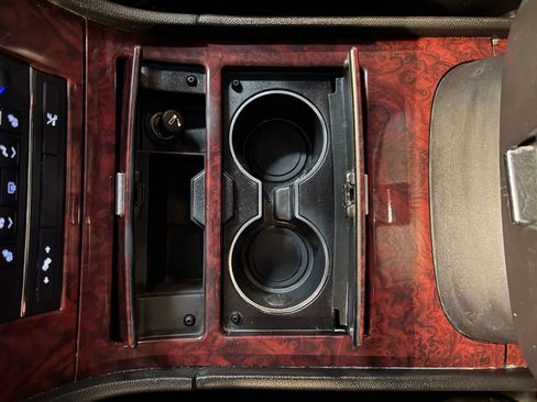 Used 2011 Cadillac Escalade EXT Premium image 22