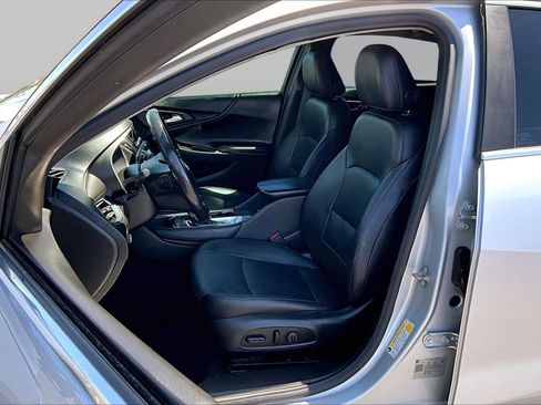 Used 2020 Chevrolet Malibu Premier FWD image 23