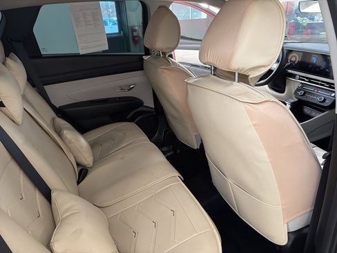 Certified 2025 Hyundai Tucson SE image 25