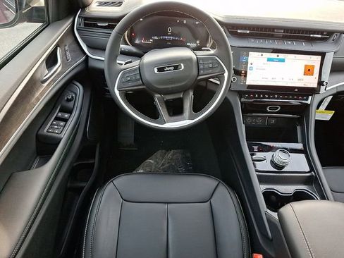 New 2026 Jeep Grand Cherokee Limited image 7