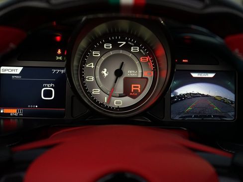 Used 2023 Ferrari 812 GTS image 18