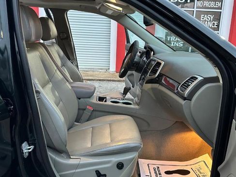 Used 2012 Jeep Grand Cherokee Laredo image 25