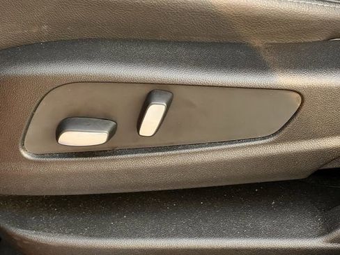 New 2026 Cadillac XT5 Luxury image 21