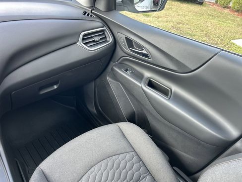 Used 2020 Chevrolet Equinox LT image 16