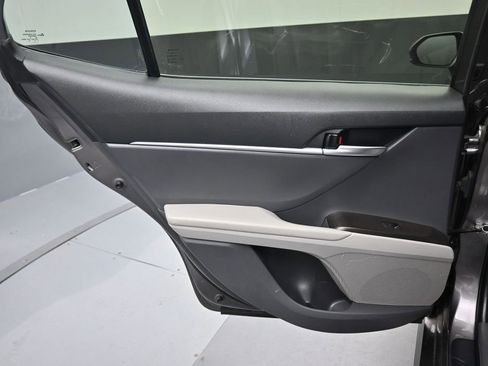 Used 2021 Toyota Camry LE FWD image 27